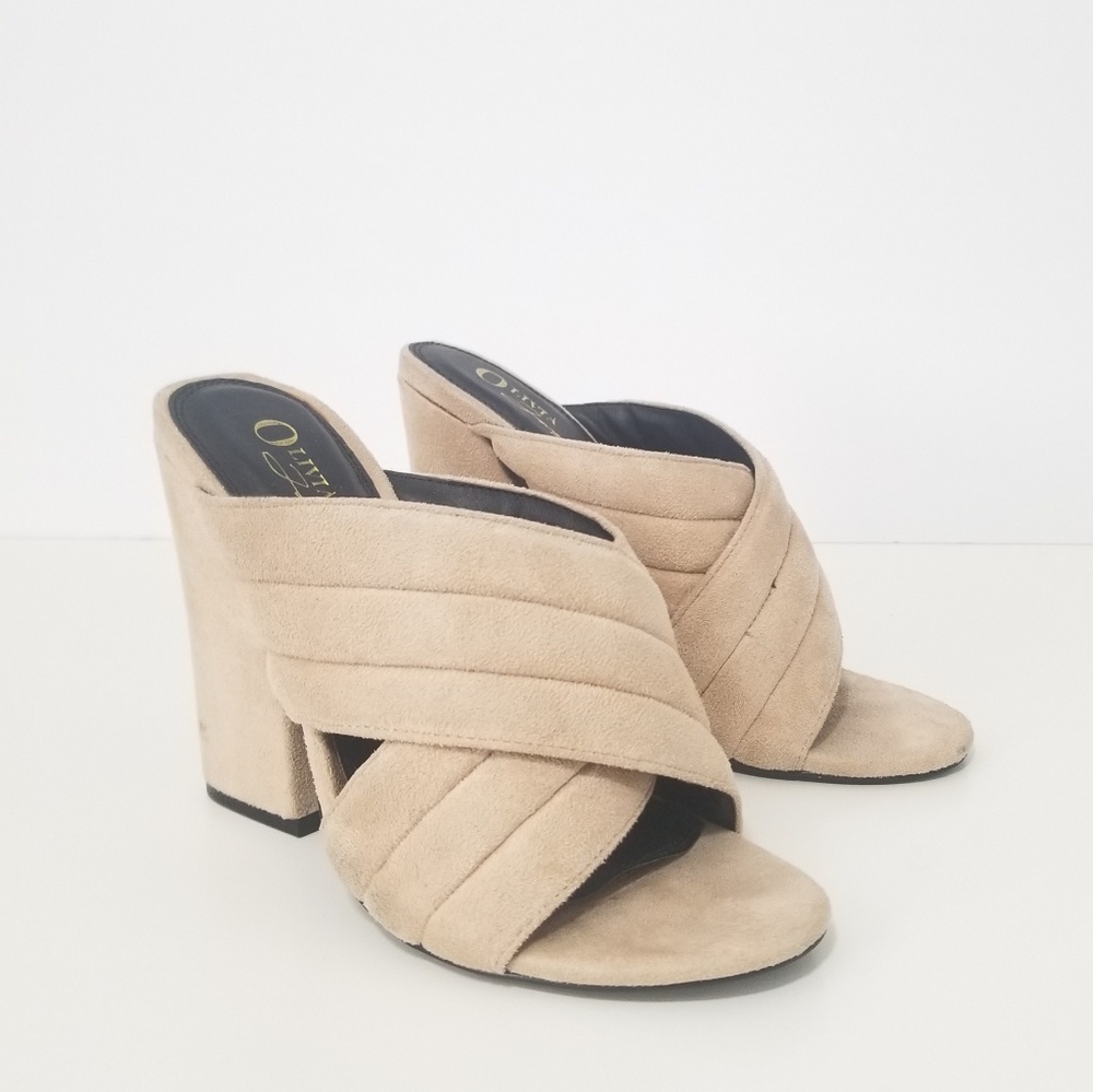 Olivia Ferguson Nude Faux Suede Slip On Heels Sz 7